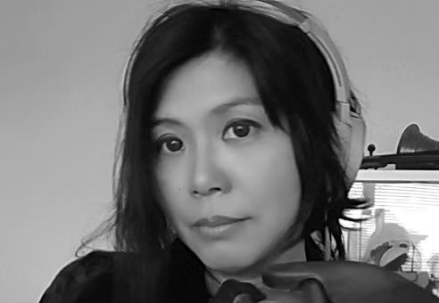 依田彩